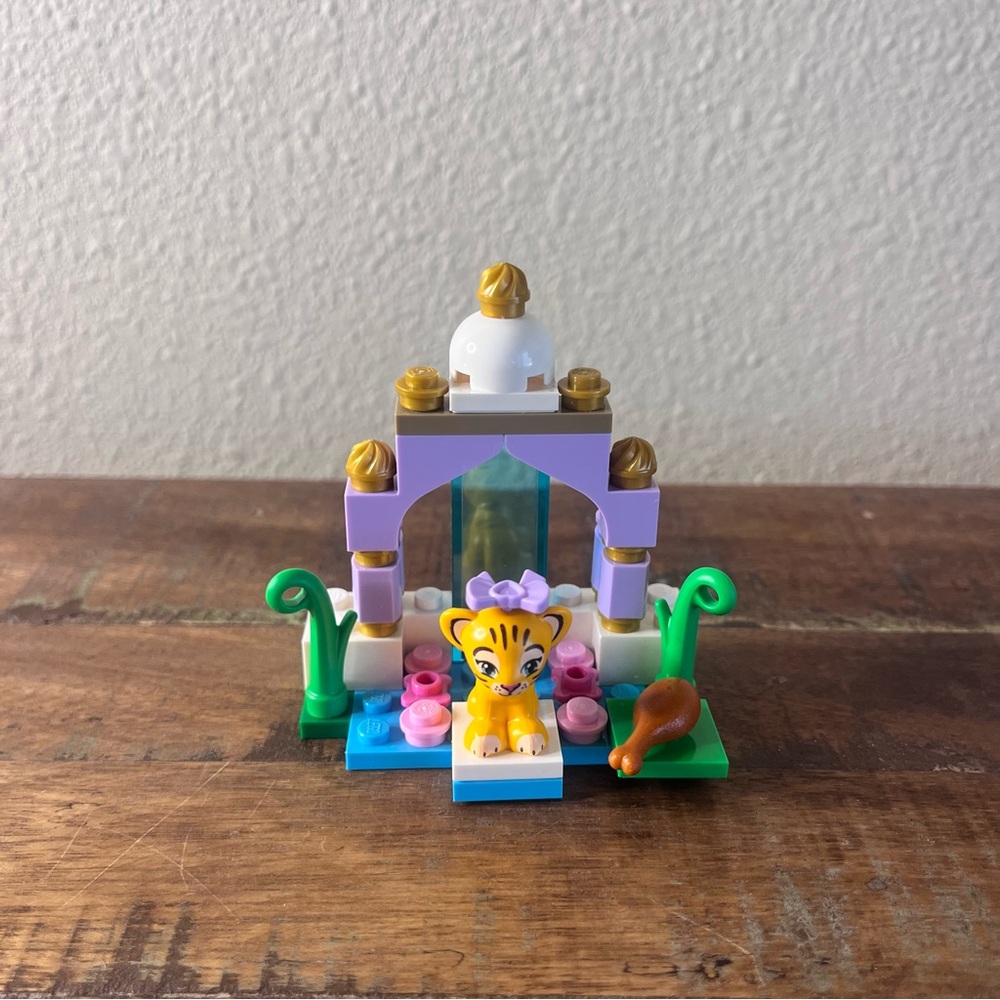 Lego Friends 41042 Tigers Beautiful Temple